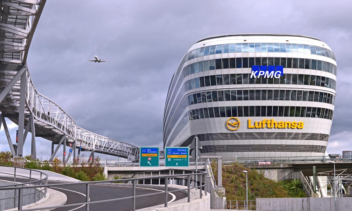 The Squaire am Frankfurter Flughafen ist eine Referenz der ABH Stromschienen GmbH aus Duisburg